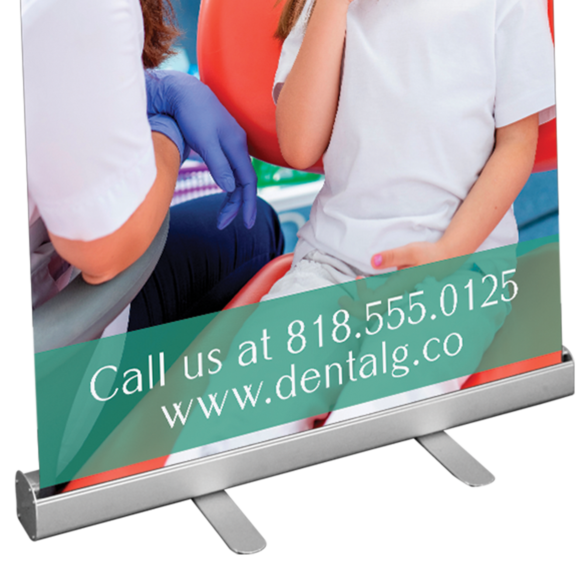 RETRACTABLE BANNER STAND DISPLAYS